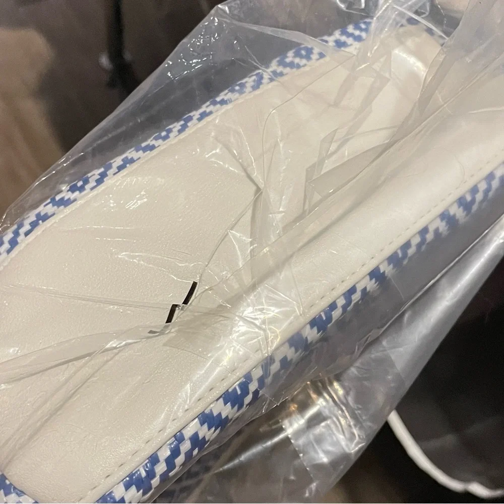 Nordstrom Blue and White Diamond Pattern Wovem Cosmetic Case, NIB